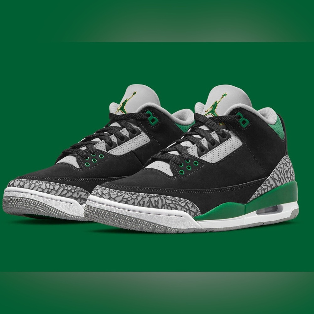 Pine Green Jordan 3’s